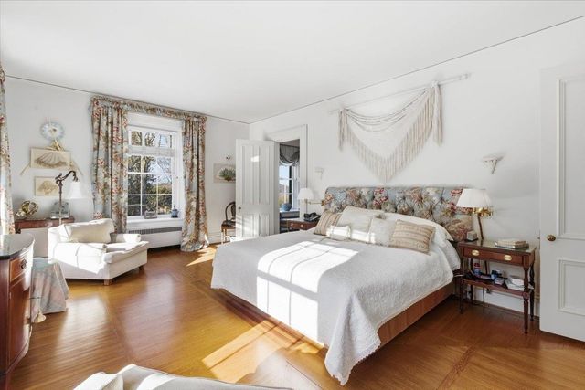 1086 West Road, Bennington, VT 05201