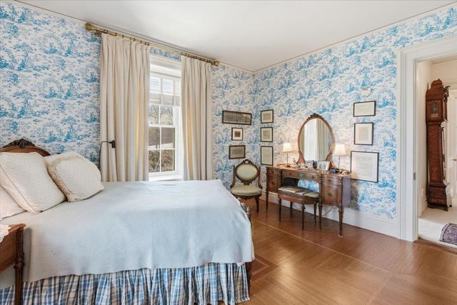 1086 West Road, Bennington, VT 05201