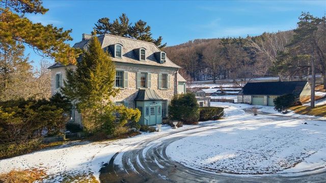 1086 West Road, Bennington, VT 05201