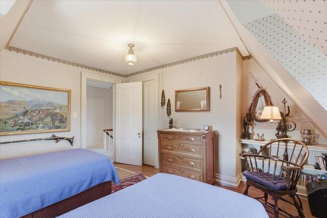 1086 West Road, Bennington, VT 05201