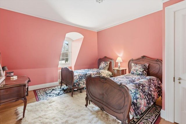 1086 West Road, Bennington, VT 05201