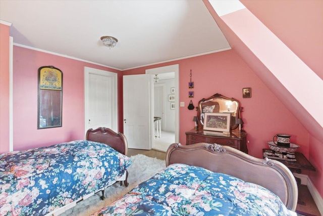 1086 West Road, Bennington, VT 05201