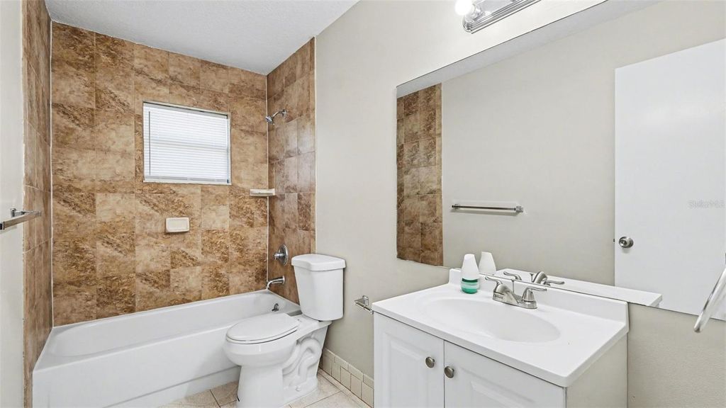 Image 11 of property listing at 3535 NE 42ND PLACE, Ocala, FL 34479