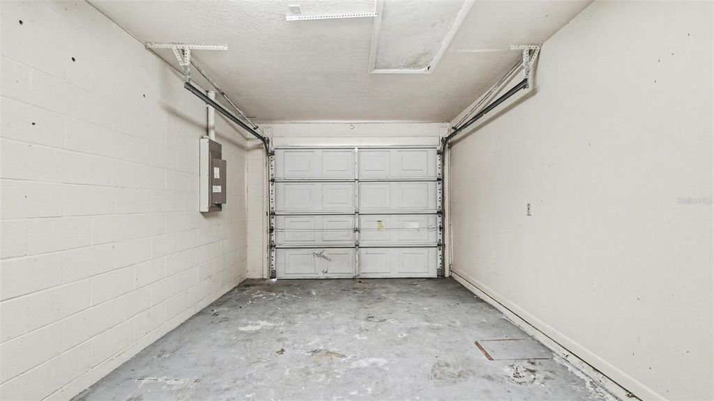 Image 14 of property listing at 3535 NE 42ND PLACE, Ocala, FL 34479