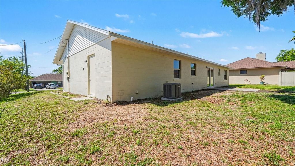 Image 15 of property listing at 3535 NE 42ND PLACE, Ocala, FL 34479