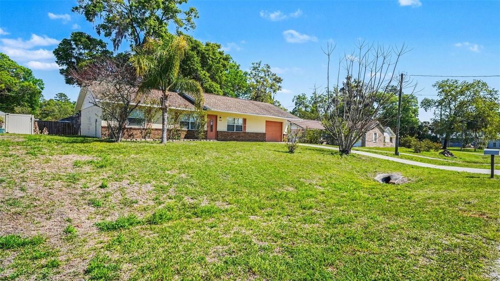 Image 3 of property listing at 3535 NE 42ND PLACE, Ocala, FL 34479