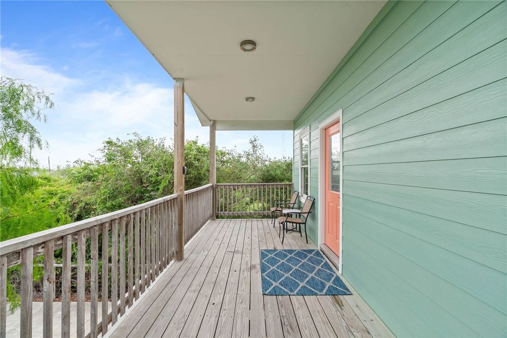 379-380 Royal Oak, Rockport, TX 78382 — photo 4