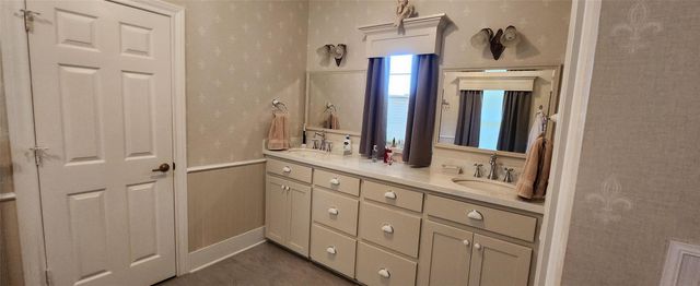 49 E Kitty Hawk Street, Richmond, TX 77406