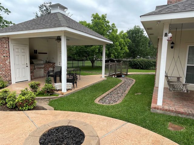 49 E Kitty Hawk Street, Richmond, TX 77406