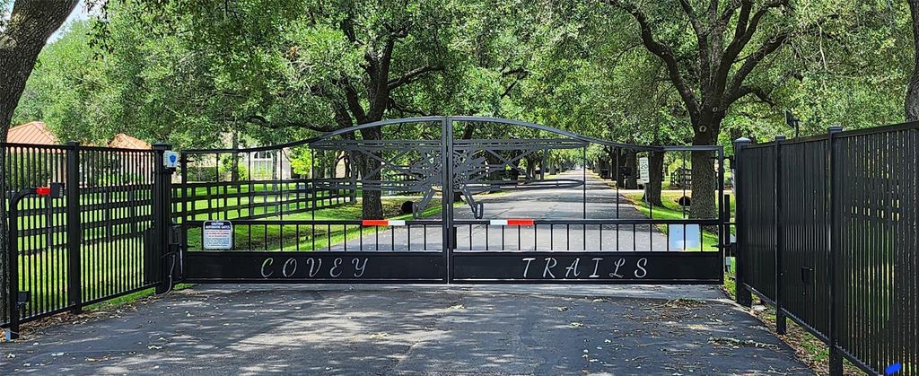 49 E Kitty Hawk Street, Richmond, TX 77406