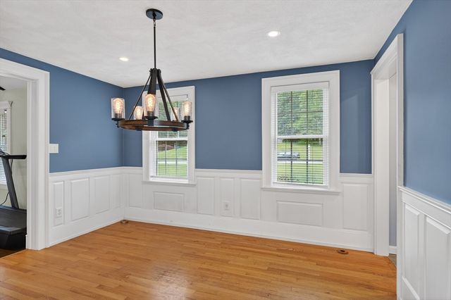 10 Virginia Rd, Tyngsborough, MA 01879