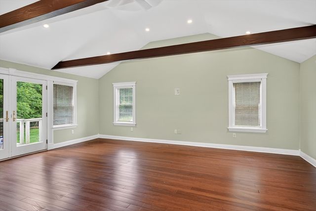 10 Virginia Rd, Tyngsborough, MA 01879