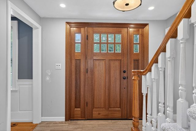10 Virginia Rd, Tyngsborough, MA 01879