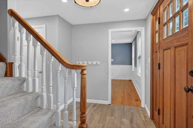 10 Virginia Rd, Tyngsborough, MA 01879