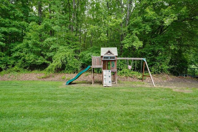 10 Virginia Rd, Tyngsborough, MA 01879