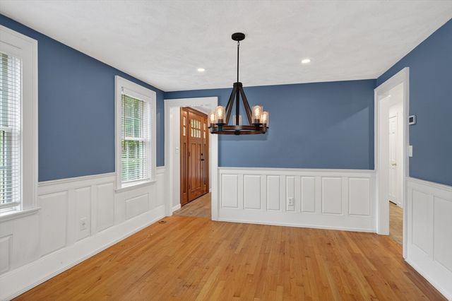 10 Virginia Rd, Tyngsborough, MA 01879