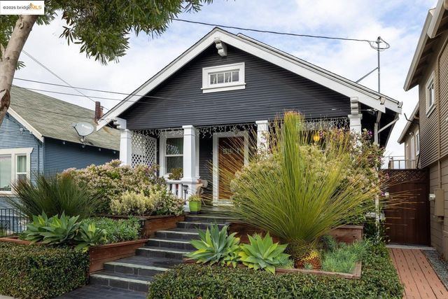 1076 61St St, Oakland, CA 94608