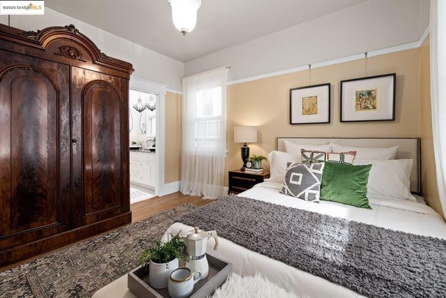 1076 61St St, Oakland, CA 94608