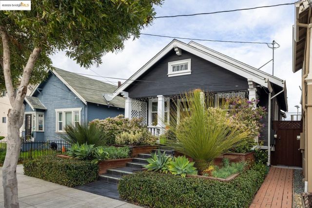 1076 61St St, Oakland, CA 94608