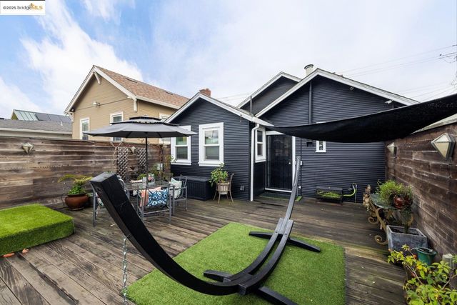 1076 61St St, Oakland, CA 94608