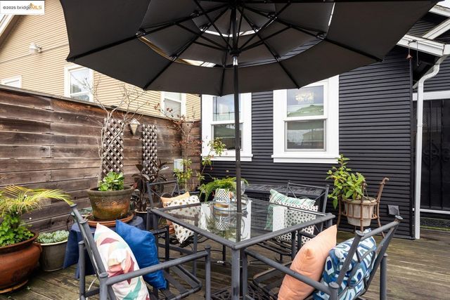 1076 61St St, Oakland, CA 94608