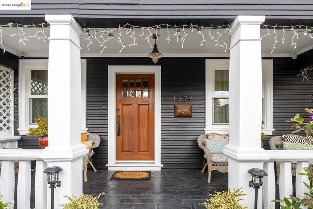 1076 61St St, Oakland, CA 94608