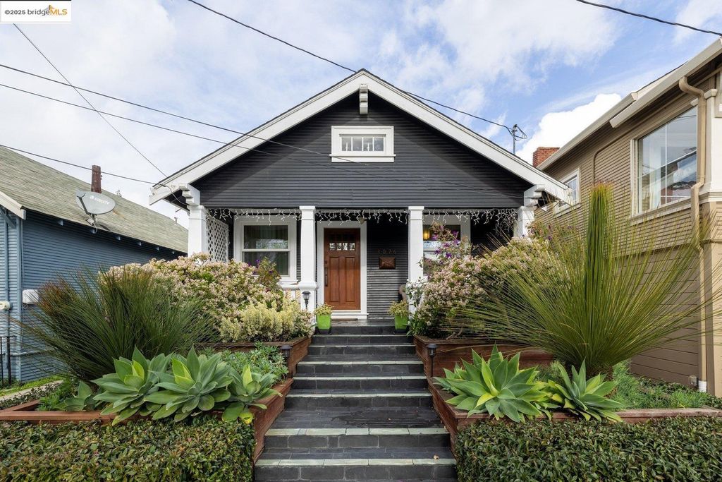 1076 61St St, Oakland, CA 94608