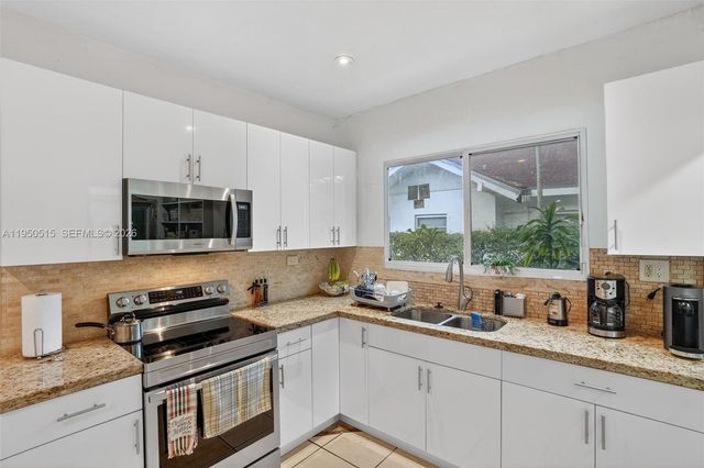 1649 SW 11th Ter, Miami, FL 33135