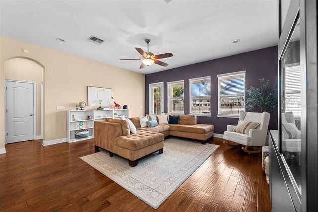 8115 CHAMPIONS FOREST WAY, Tampa, FL 33635