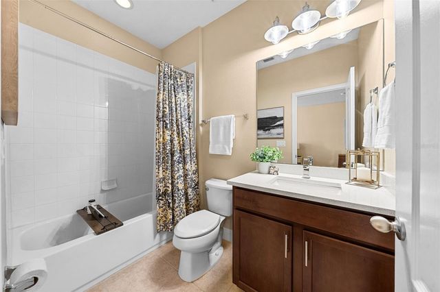 8115 CHAMPIONS FOREST WAY, Tampa, FL 33635