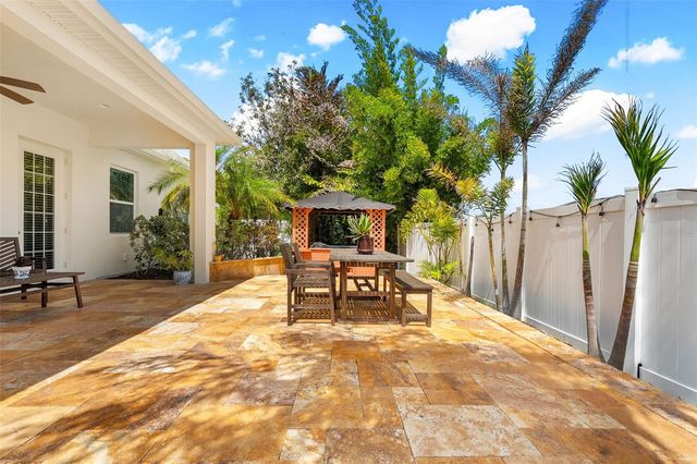 8115 CHAMPIONS FOREST WAY, Tampa, FL 33635