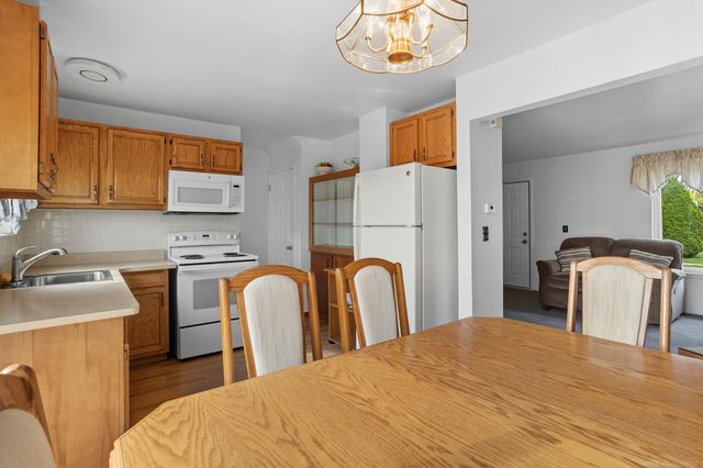 27920 Eastwick Square Drive, Roseville, MI 48066