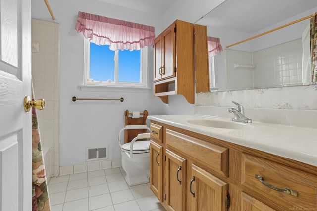 27920 Eastwick Square Drive, Roseville, MI 48066