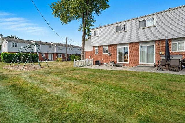 27920 Eastwick Square Drive, Roseville, MI 48066