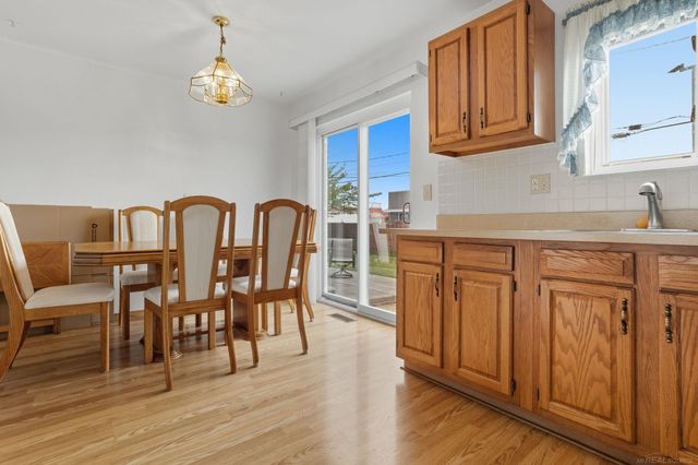 27920 Eastwick Square Drive, Roseville, MI 48066