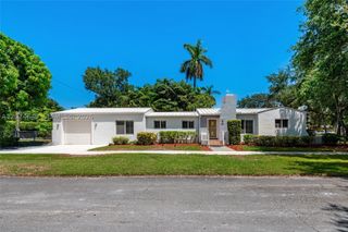 989 Eastward Dr, Miami Springs, FL 33166