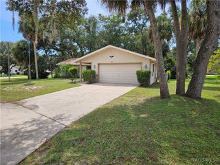 7525 W Fairview Court, Crystal River, FL 34429