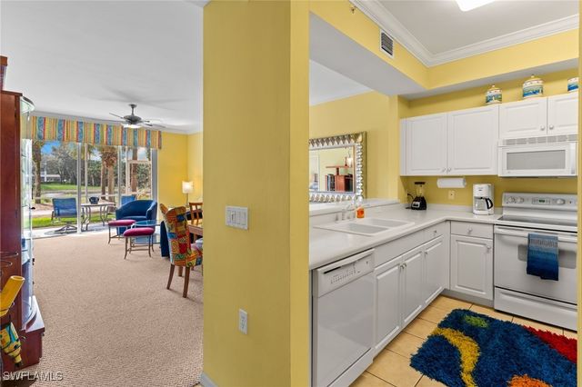 3976 Bishopwood CT E 102, Naples, FL 34114