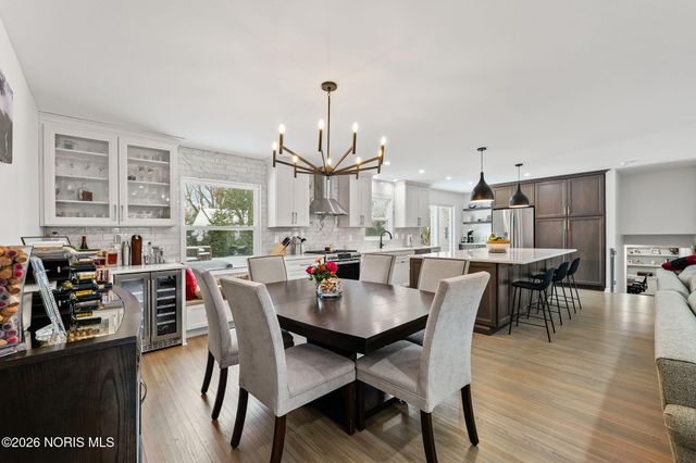 2203 Innisbrook Road, Ottawa Hills, OH 43606