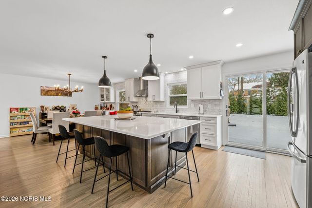 2203 Innisbrook Road, Ottawa Hills, OH 43606