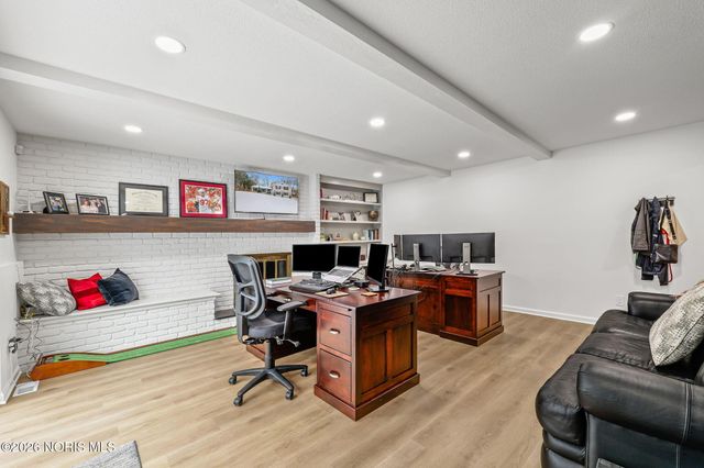 2203 Innisbrook Road, Ottawa Hills, OH 43606