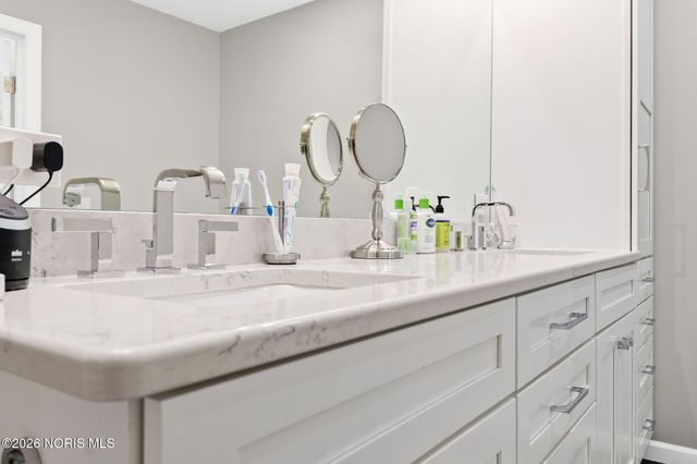 2203 Innisbrook Road, Ottawa Hills, OH 43606