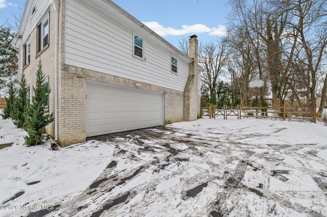 2203 Innisbrook Road, Ottawa Hills, OH 43606