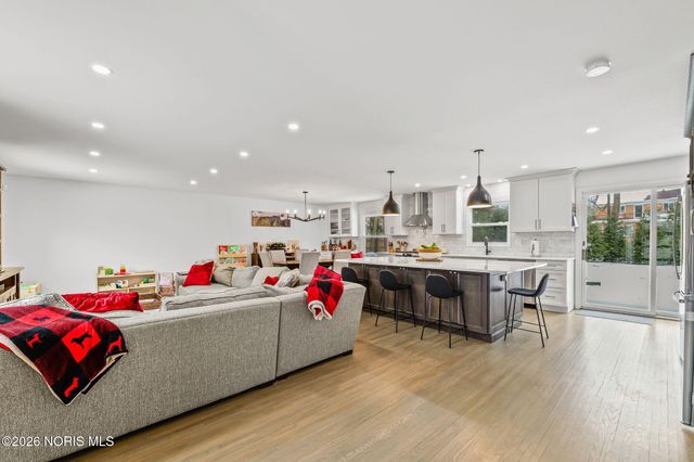 2203 Innisbrook Road, Ottawa Hills, OH 43606