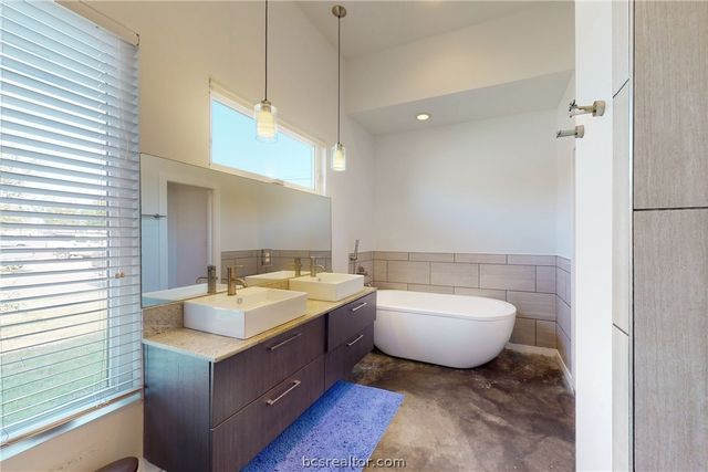 217 North Houston Avenue, Bryan, TX 77803