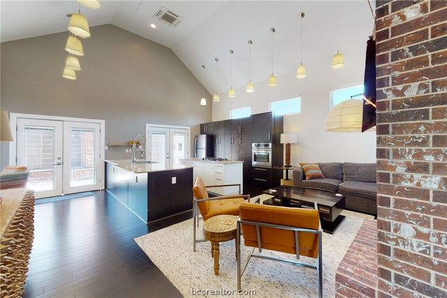 217 North Houston Avenue, Bryan, TX 77803