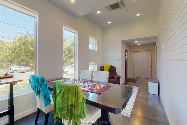 217 North Houston Avenue, Bryan, TX 77803