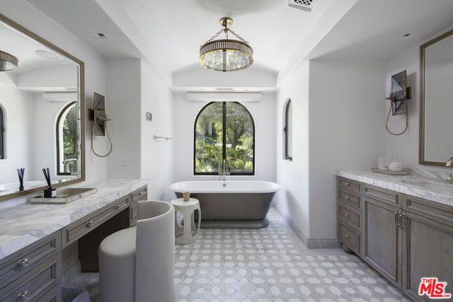 1196 E Mountain Drive, Santa Barbara, CA 93108