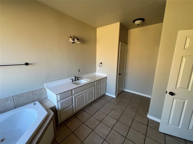 1404 NW 165th Court, Edmond, OK 73012