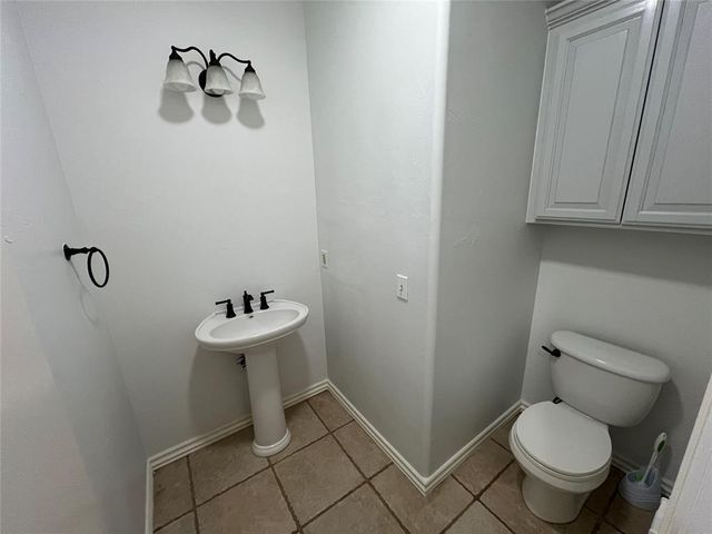 1404 NW 165th Court, Edmond, OK 73012